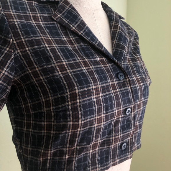 Brandy Melville Tops - Plaid crop top (with tags)